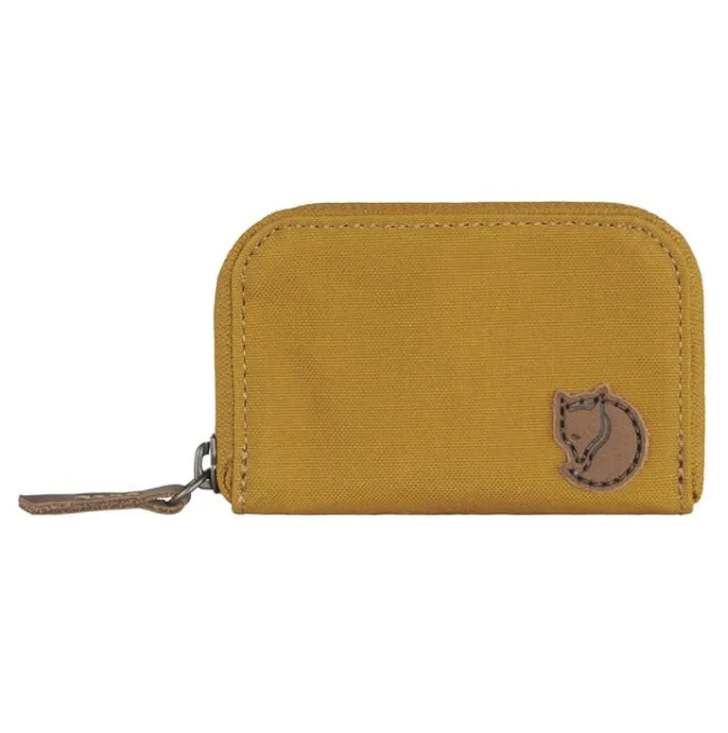Fjallraven Zip Card Holder in Acorn