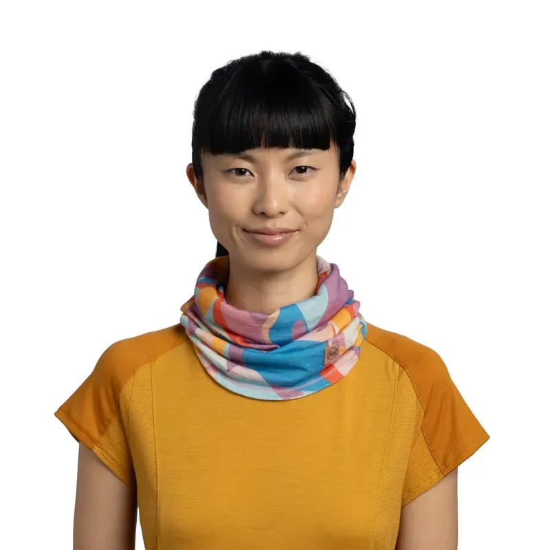 Buff Merino Lightweight Prints Neckwear in Lagua Pink-2