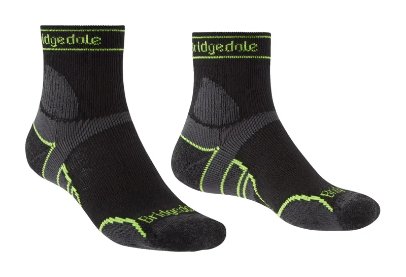 Bridgedale Trail Run Lightweight T2 Merino Men's 3/4 Crew in Black
