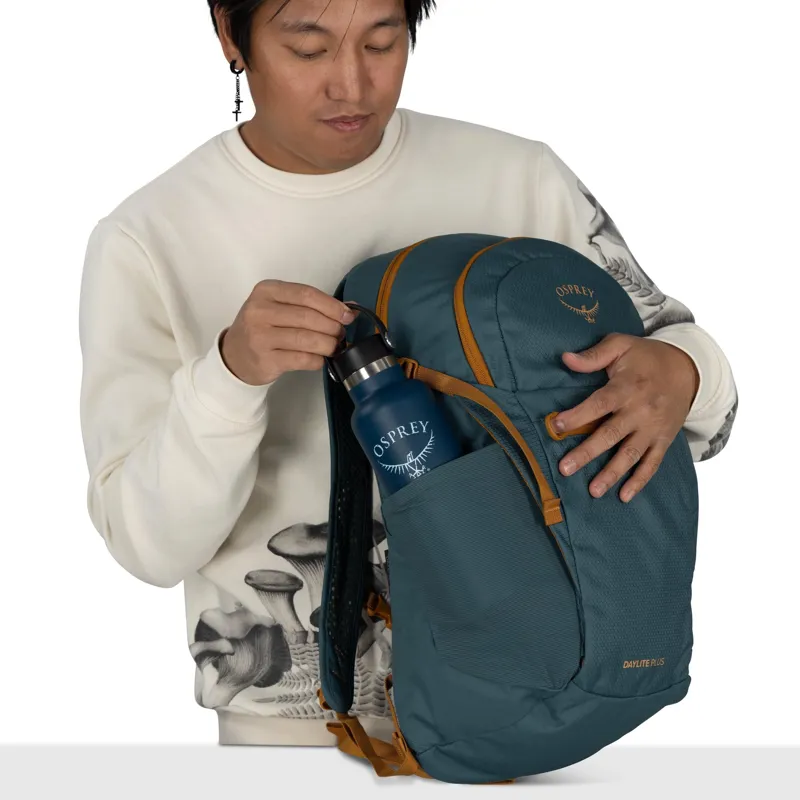 Osprey Daylite Plus in Truffle Brown-5