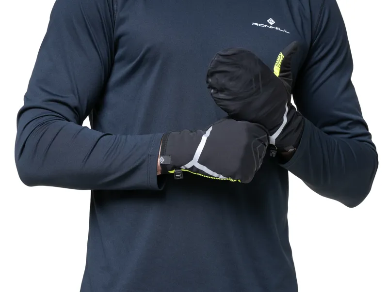 Ronhill Wind-Block glove in Black-1