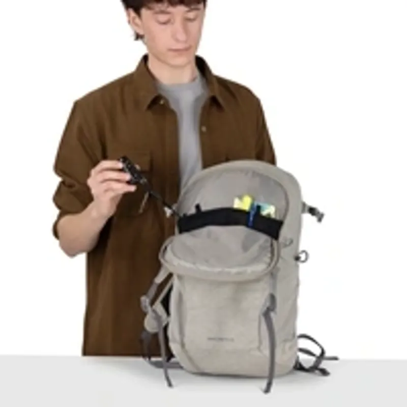 Osprey Daylite Plus in Pistacio-2