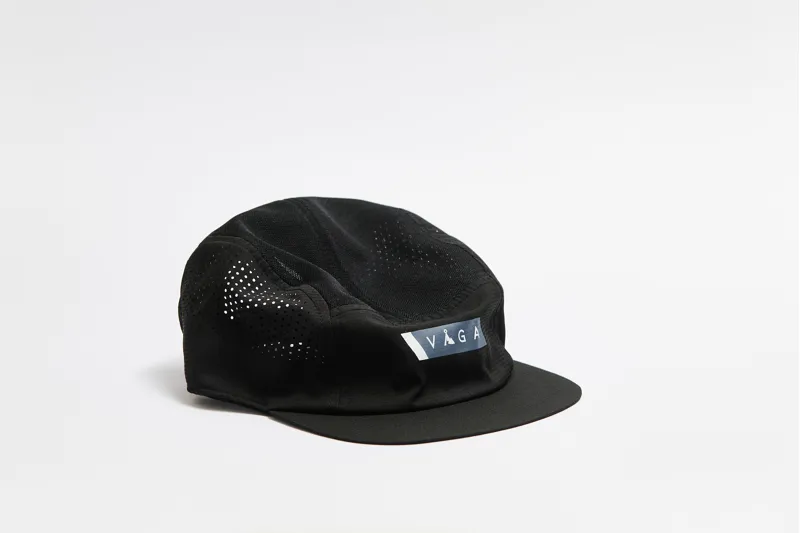 Vaga Feather Racing Cap in Storm Black