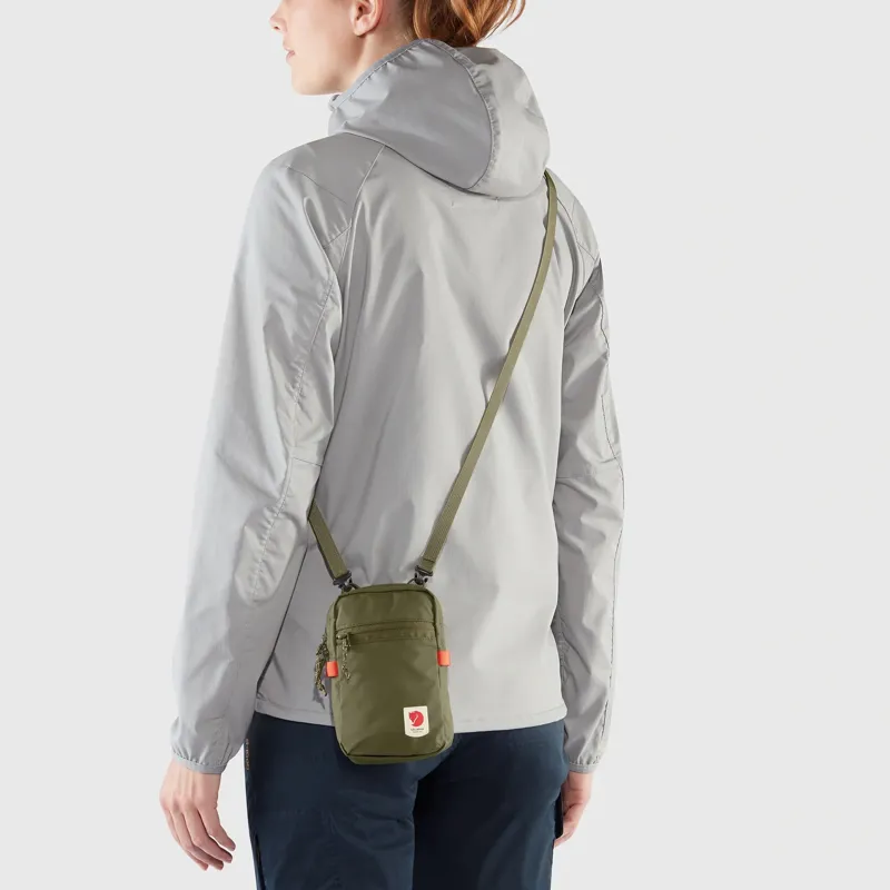 Fjallraven High Coast Pocket Bag in Green-8