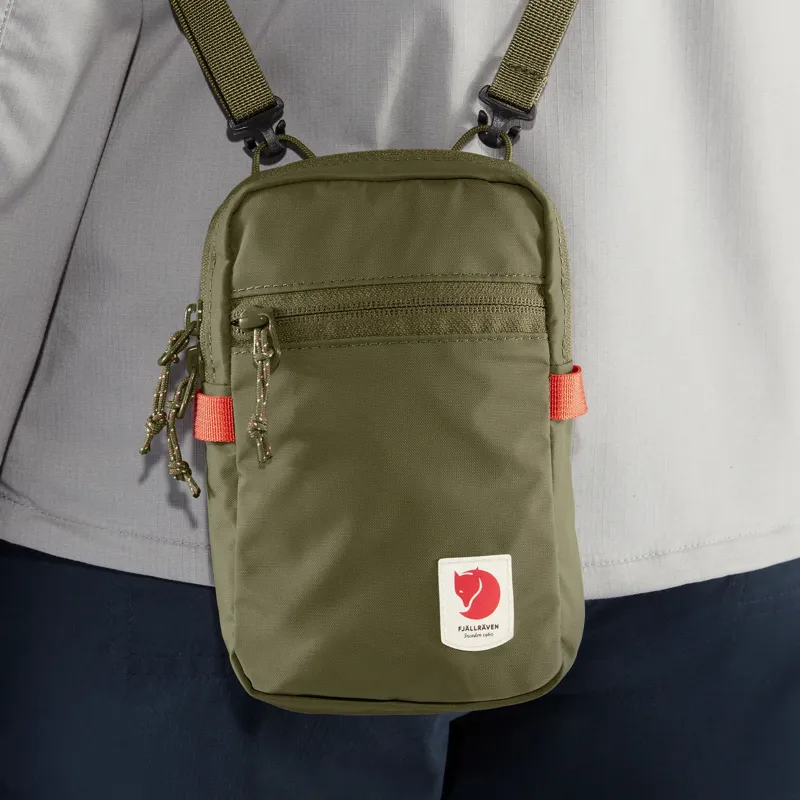 Fjallraven High Coast Pocket Bag in Green-10