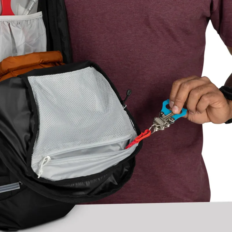 Osprey Talon 22 Pack in Phantom Grey/Dk Char-9